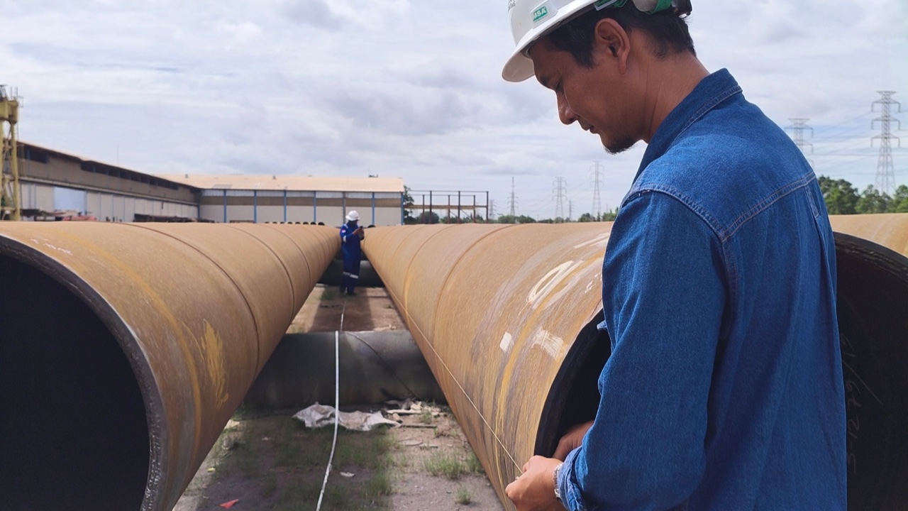 Why the Same Pipeline Uses Two Different Types of Steel Pipe